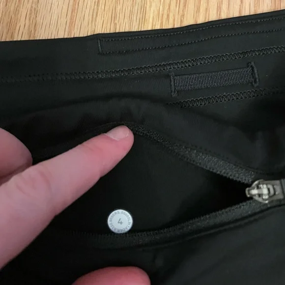 Lululemon running short - Picture 4 of 4